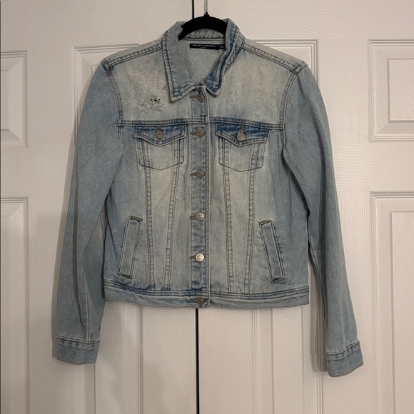 Brandy Melville 💖 Denim Jacket size Medium - Picture 3 of 6